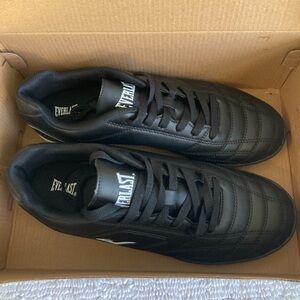 Men’s Everlast Training Shoes New in box size 9